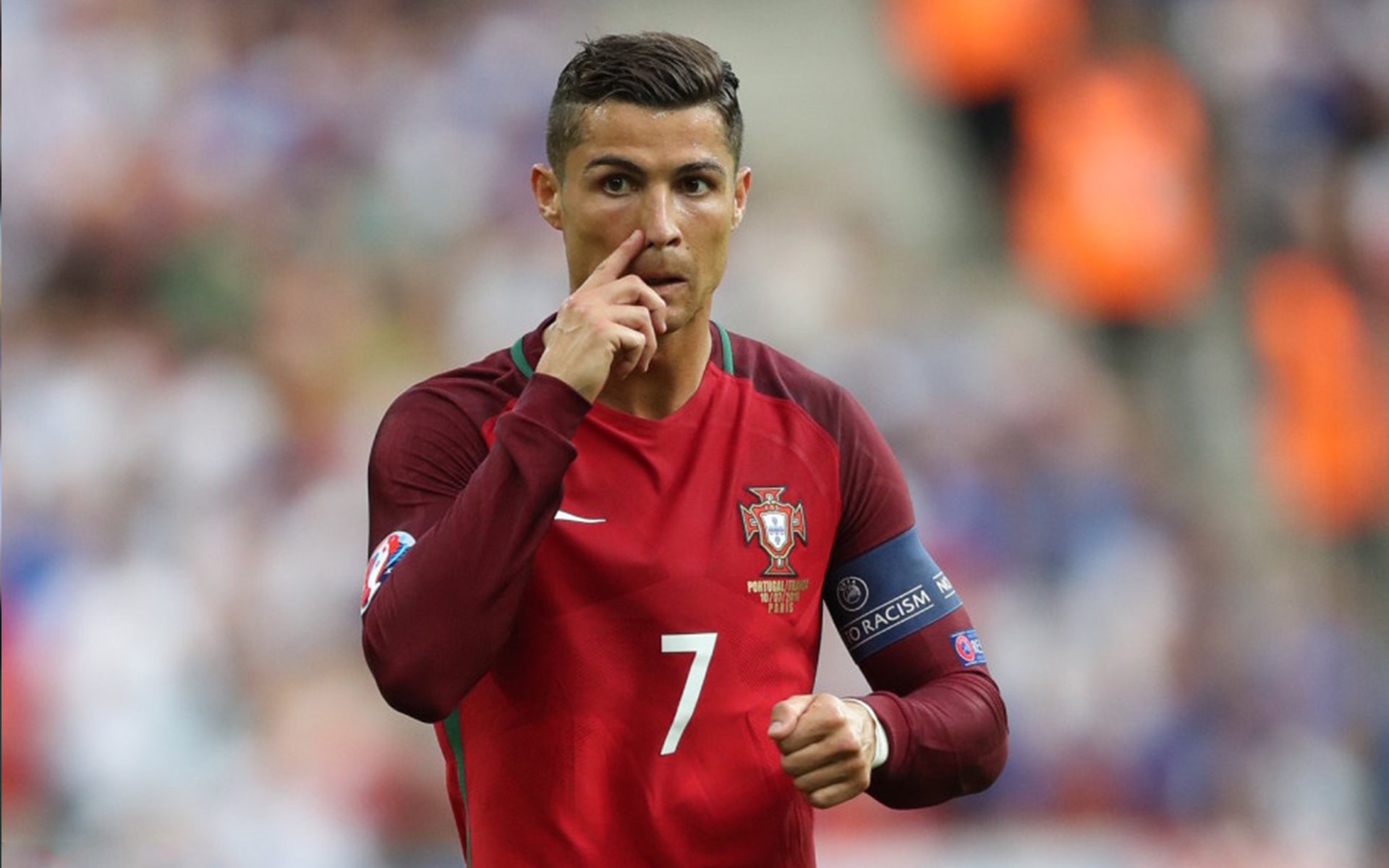 “校园足球赛绽放青春活力，青少年的梦想在绿茵场飞扬”，青少年校园足球赛口号